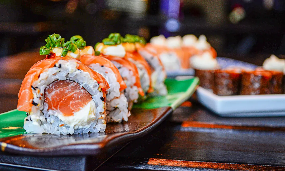 Rolls / sushi / sashimi